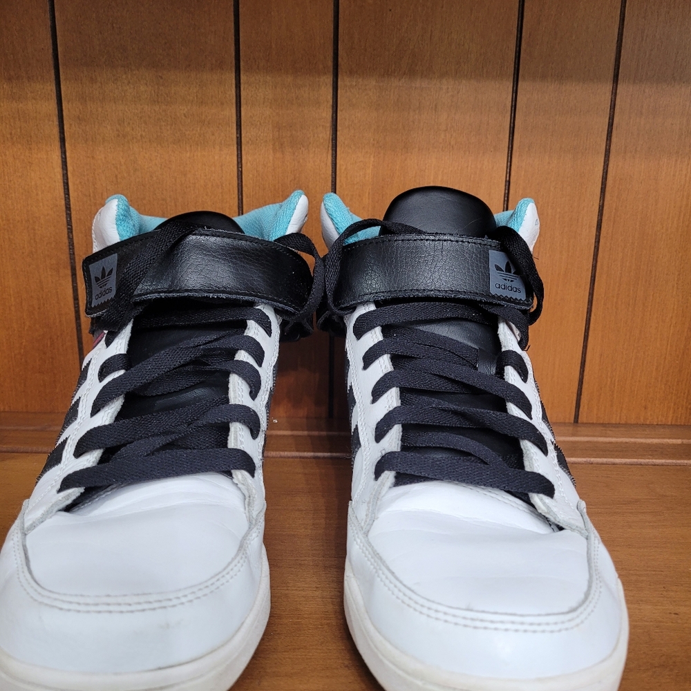 Adidas Varial Mid men's Size 11 sneakers. - Picture 2 of 7